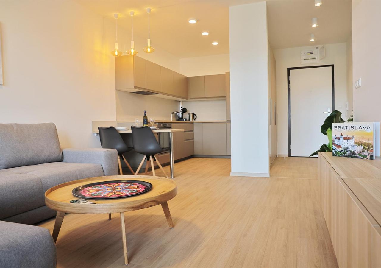 New Cozy 2 Room Pink Apartment Bratislava 058 Exterior foto