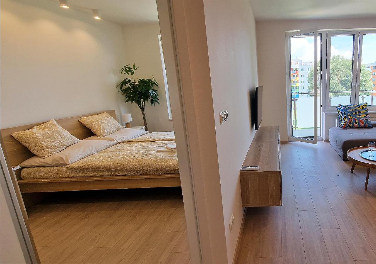New Cozy 2 Room Pink Apartment Bratislava 058 Exterior foto